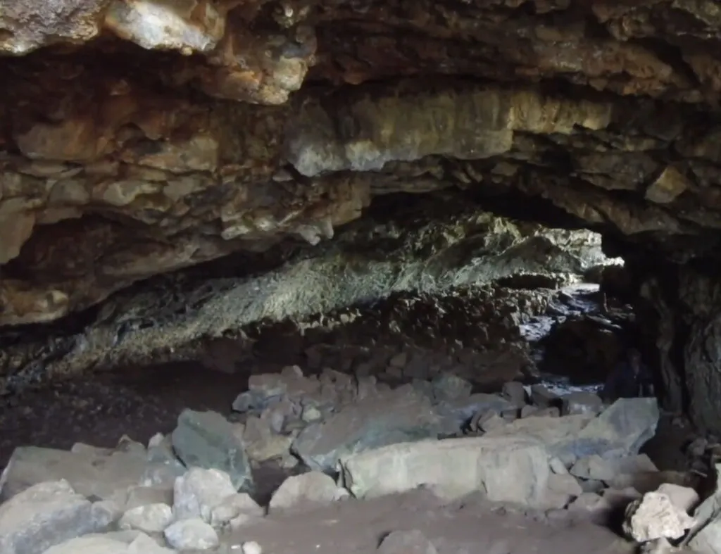 Isola di Pasqua - Luoghi sotterranei
